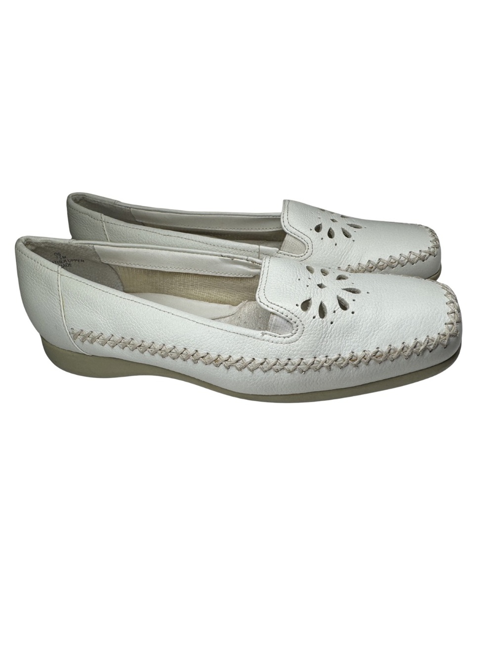 Mushrooms Women's white Leather Slip-On Loafers with Perforated Detail 7.5
